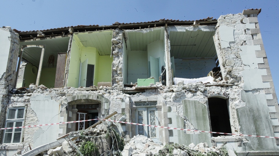 Λέσβος: Συνεχίζονται οι αυτοψίες - Στα 337 τα μη κατοικήσιμα σπίτια